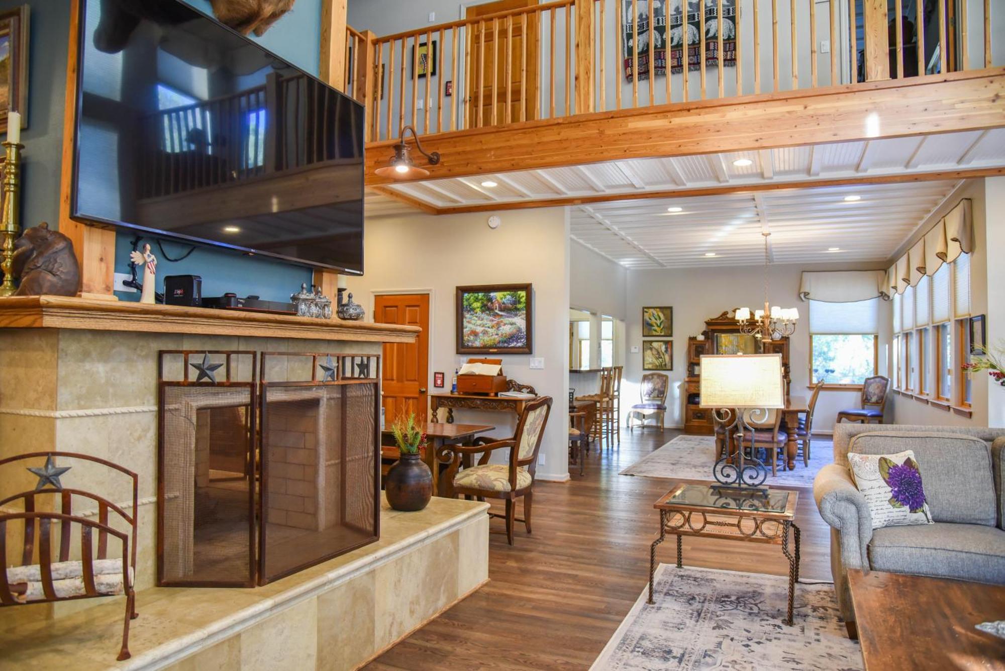 רד ריבר River Lyric Lodge - Formerly Double Dog מראה חיצוני תמונה