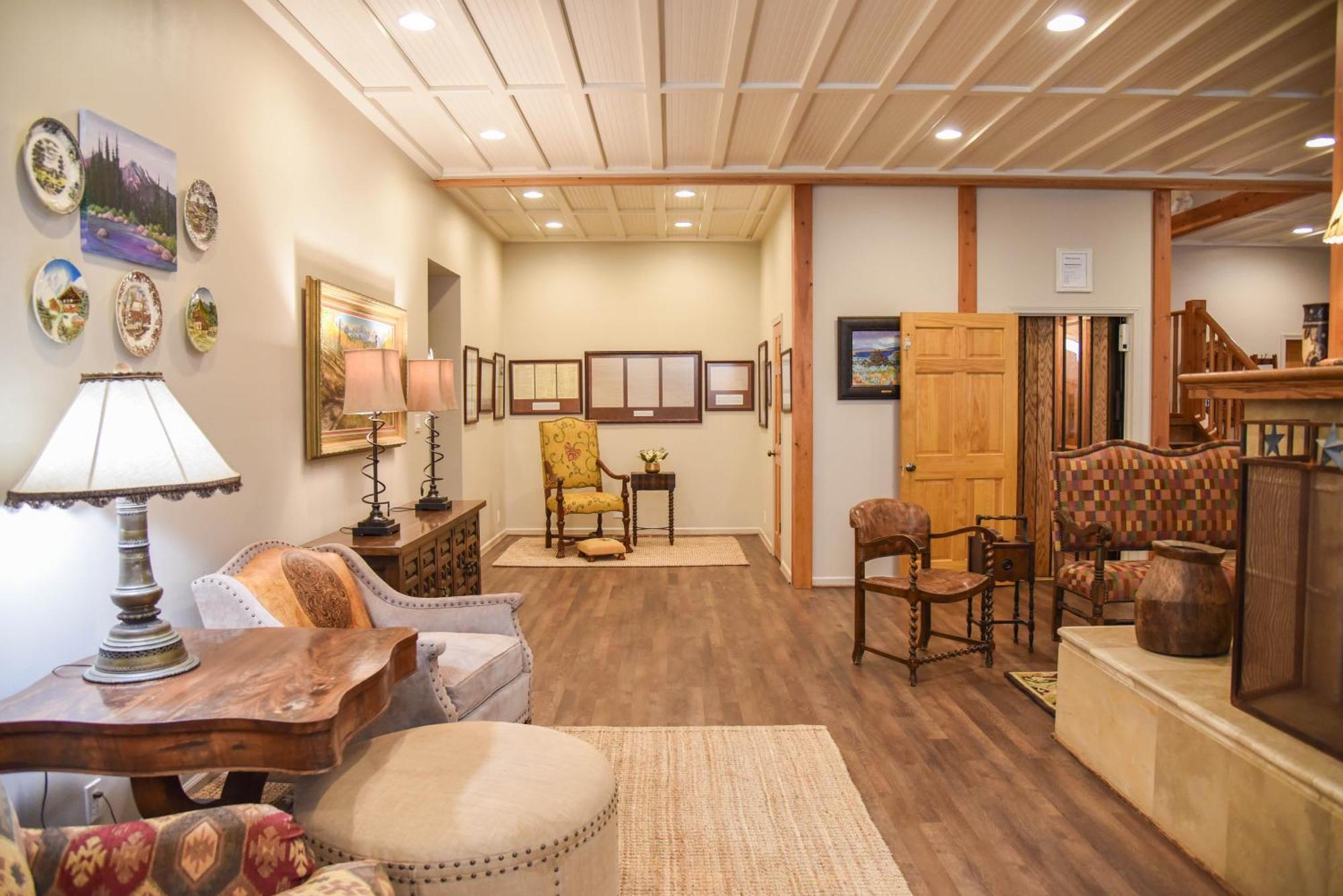 רד ריבר River Lyric Lodge - Formerly Double Dog מראה חיצוני תמונה