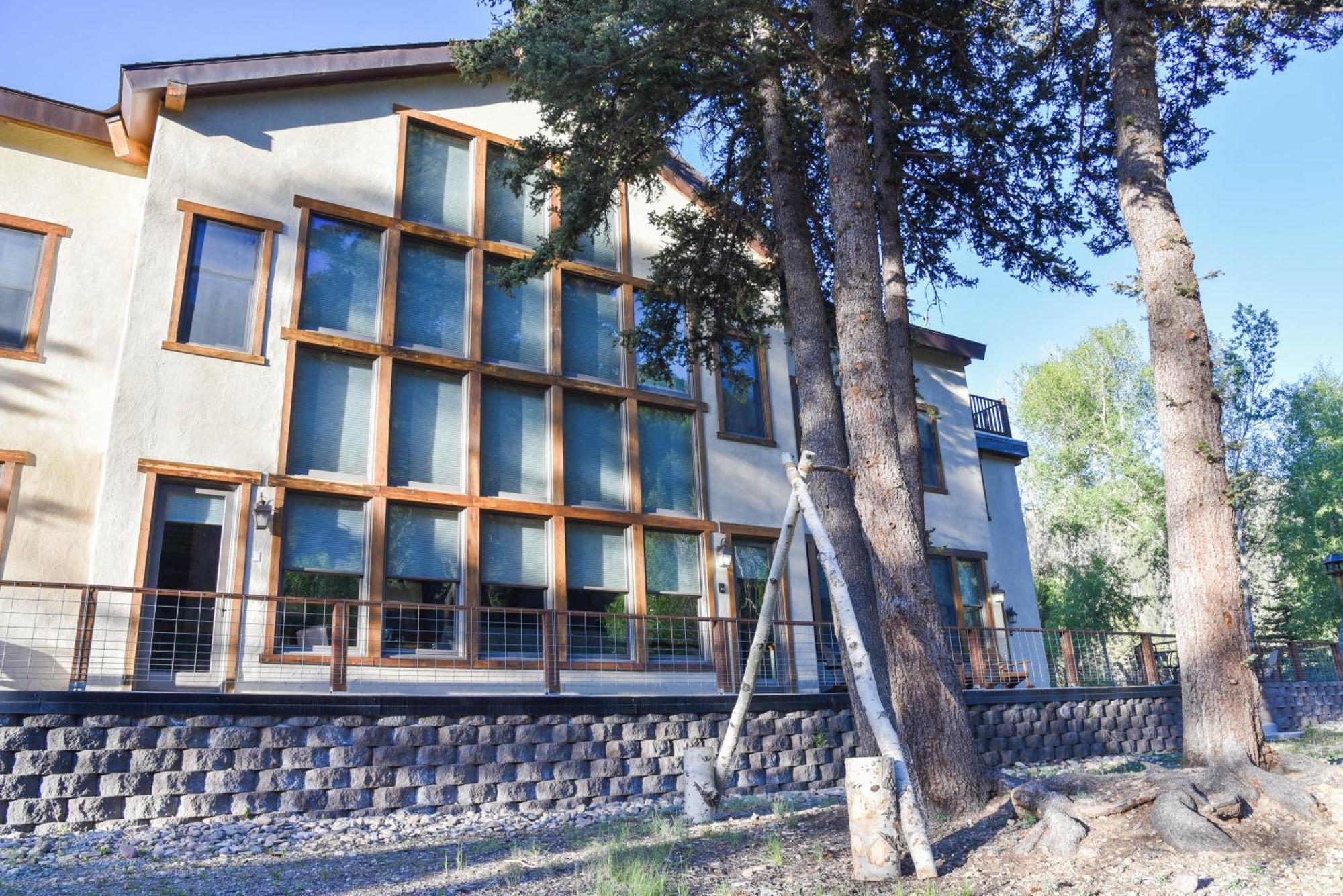 רד ריבר River Lyric Lodge - Formerly Double Dog מראה חיצוני תמונה