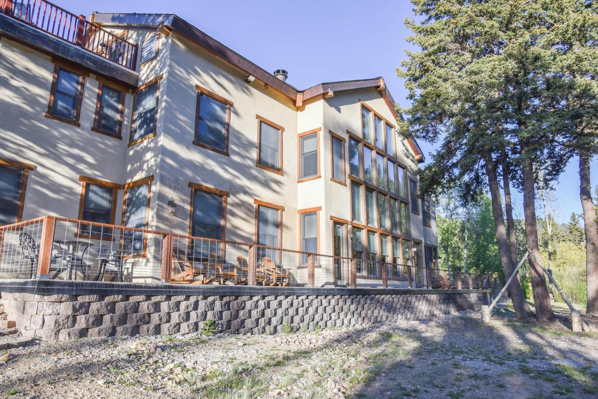 רד ריבר River Lyric Lodge - Formerly Double Dog מראה חיצוני תמונה