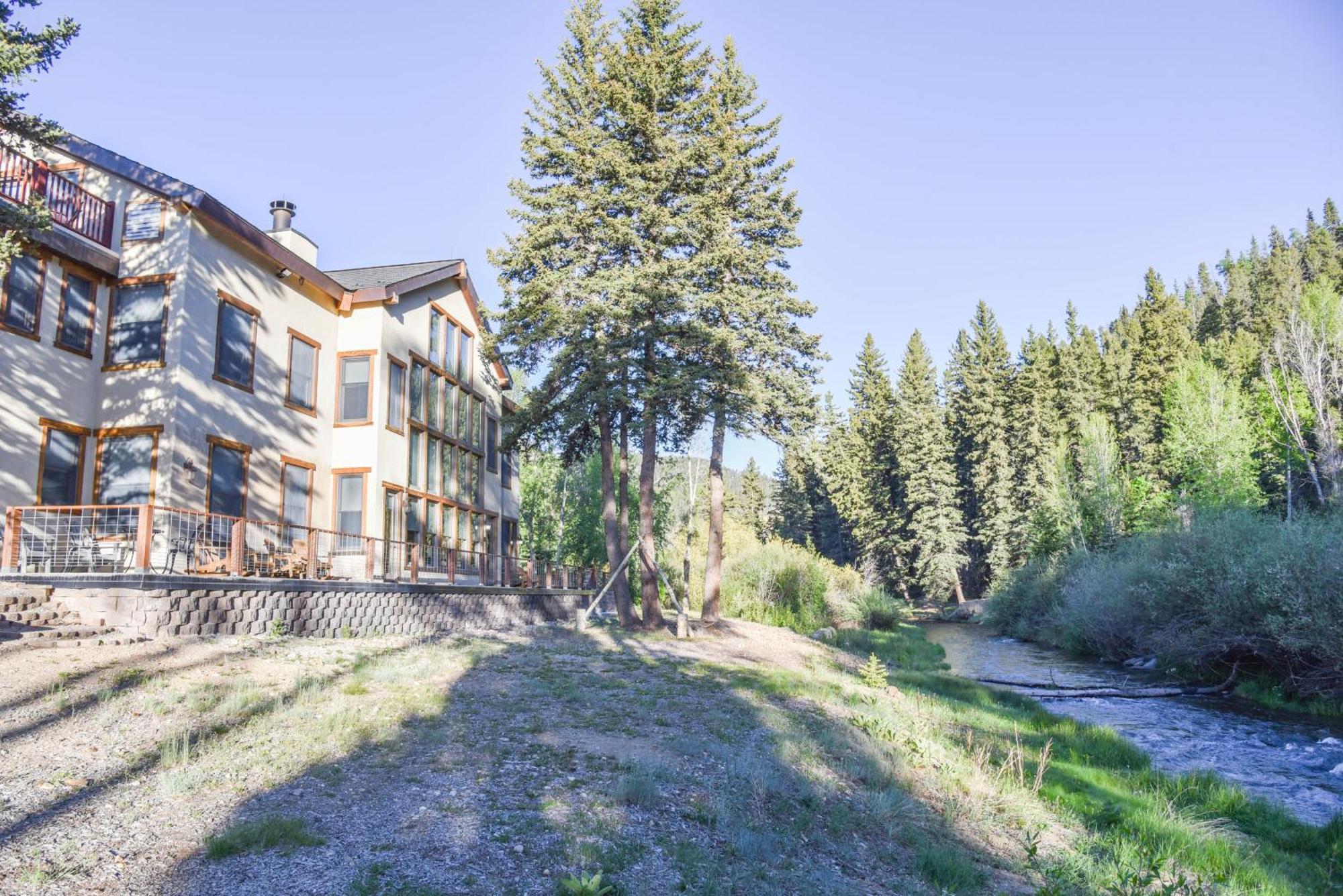 רד ריבר River Lyric Lodge - Formerly Double Dog מראה חיצוני תמונה